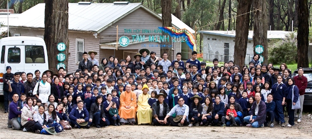 TRẠI HUẤN LUYỆN ĐỘI CHÚNG TRƯỞNG TUYẾT SƠN – A NÔ MA  NI LIÊN 2012 TẠI MIỀN THIỆN MINH – VICTORIA , ÚC ĐẠI LỢI